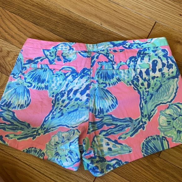Lilly Pulitzer size 2 shorts - Picture 3 of 4